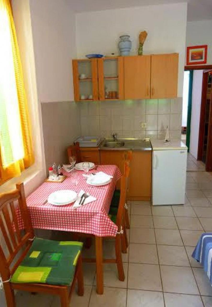 Holiday Home Villa Jadran - 10 M From Beach بريكو المظهر الخارجي الصورة